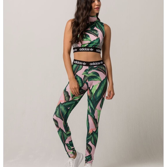 COPY - Adidas mock neck crop - Picture 3 of 4